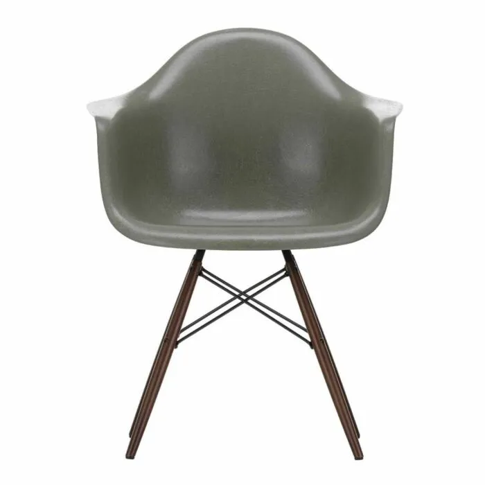 Vitra Eames DAW Fiberglass stoel met esdoorn donker onderstel-Raw Umber Direct Beschikbaar