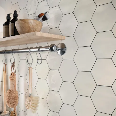 Koopje Cairo Hexagon off white glanzende mix wandtegeltje 10,7 x 12,4 cm per 0,38 m2