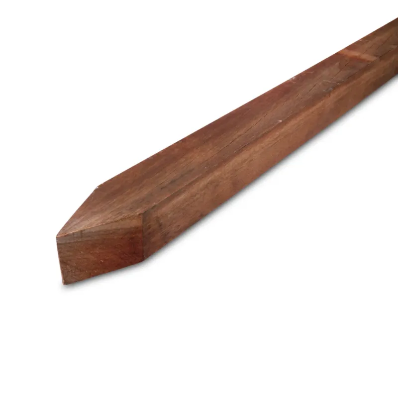 hardhout - puntpaal Angelim vermelho paal met punt - 65x65 mm - geschaafd - rechte puntpaal - angelim vermelho hardhout AD 20-25% - Per bundel - 90 stuks - Angelim vermelho paal met punt - 65x65 mm - geschaafd: 250 cm Veilige Betaling